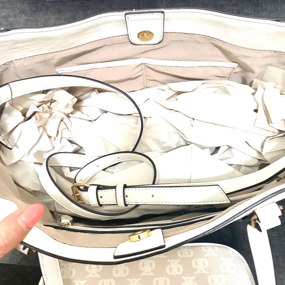 Nine West Garner Cream Logo Tote 4 in 1 bag NWT - Picture 11 of 14